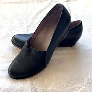 Dansko Liliana Wedge Shoes *like New*